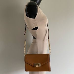 MK Kinsley Med Wallet Crossbody